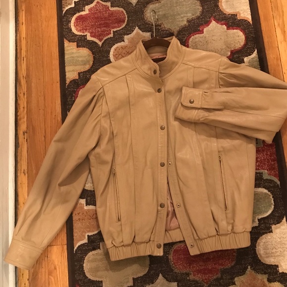 Leather bomber. - Picture 4 of 5